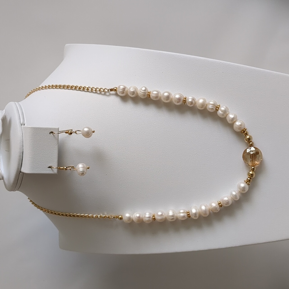 Necklace set with earrings